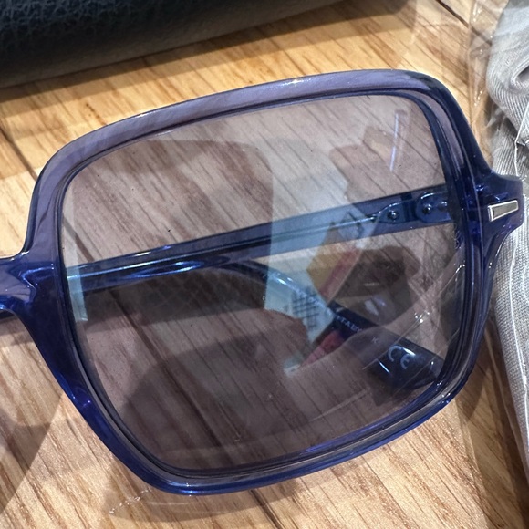 Ray-Ban Transparent Blue Sunglasses - John. - Picture 3 of 4